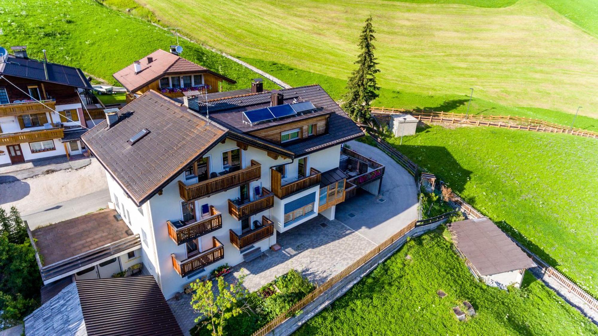 Villa Hilde Сан Касиано Екстериор снимка